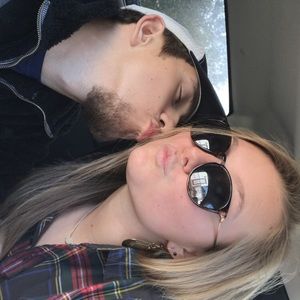 Meet your Posher, Kayley